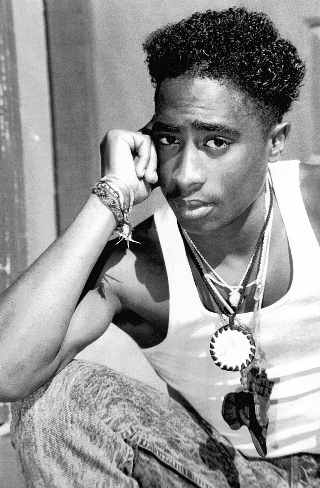 tupac without a nose ring