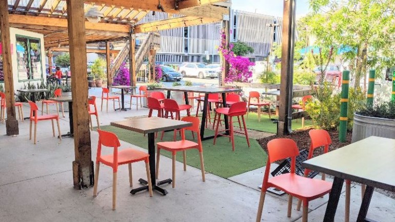 Pomella restaurant brunch bay area, outdoor seating