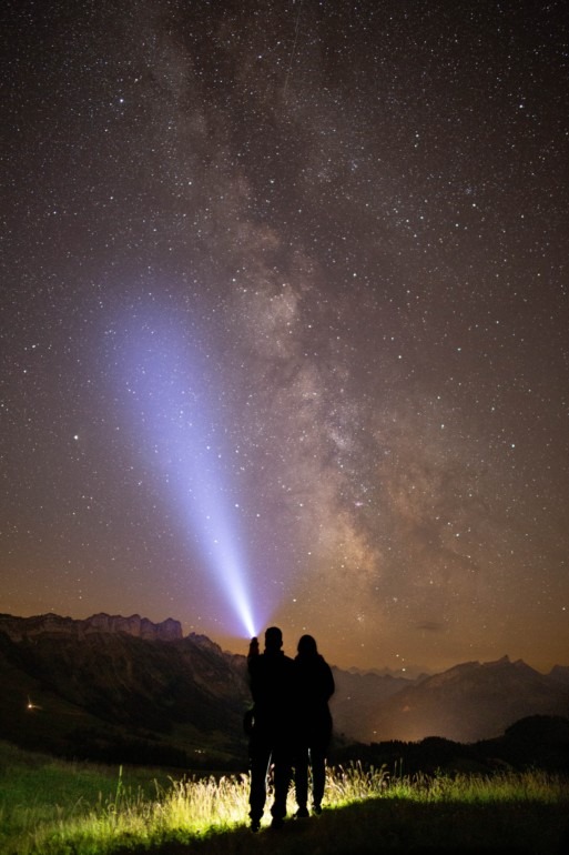 couple stargazing 