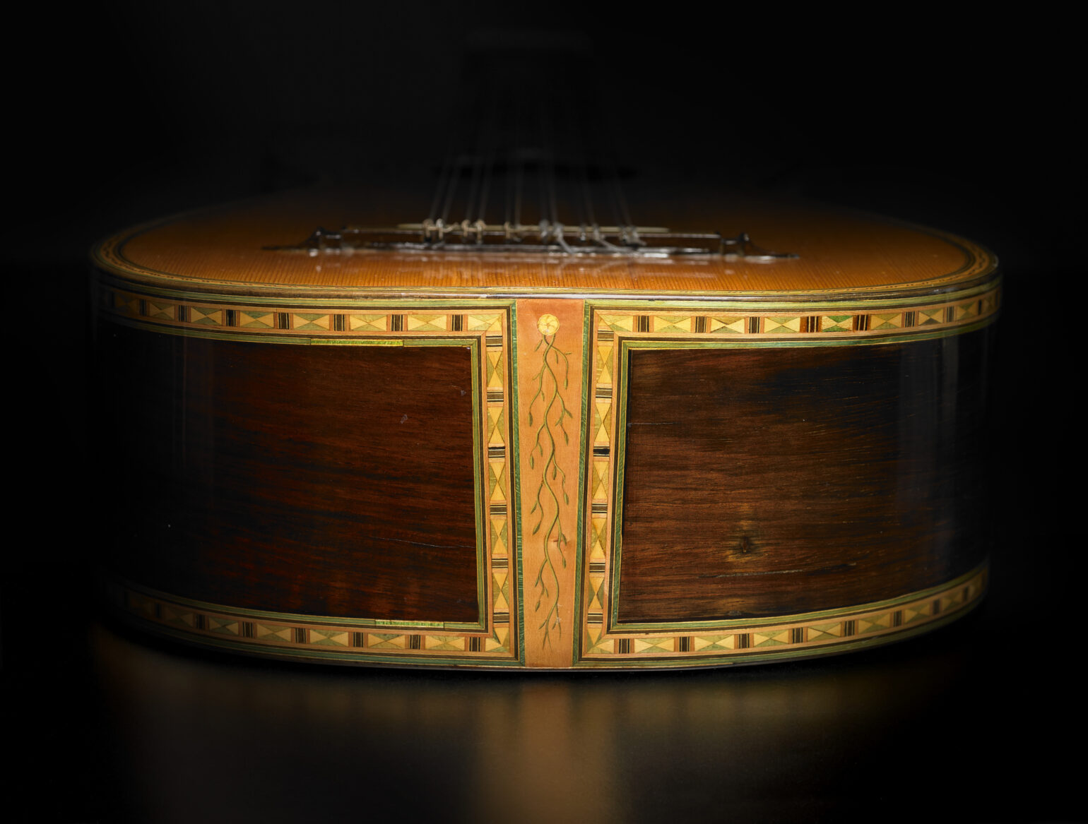 Jeff Wells collection, bottom of the 1812 Furnielas guitar, Photo: Courtesy of Jeff Wells