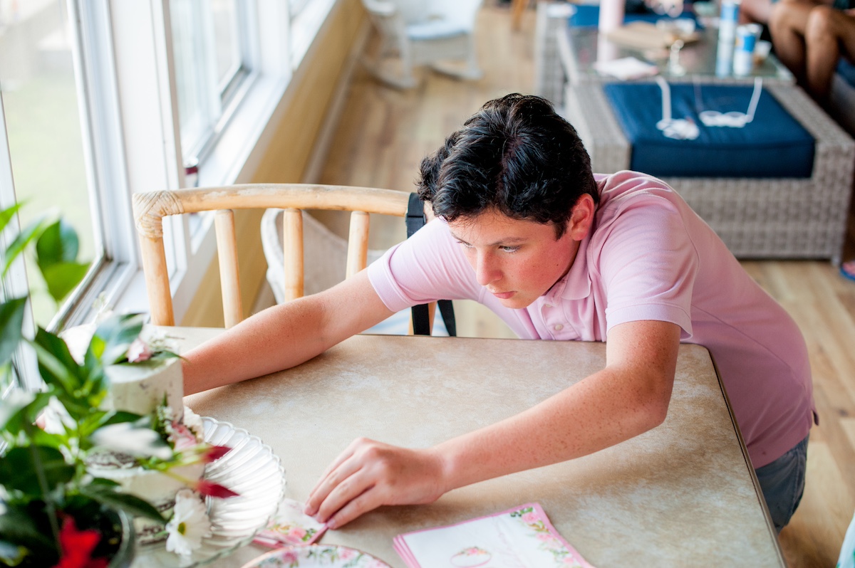 Oscar Stowell finishing cake