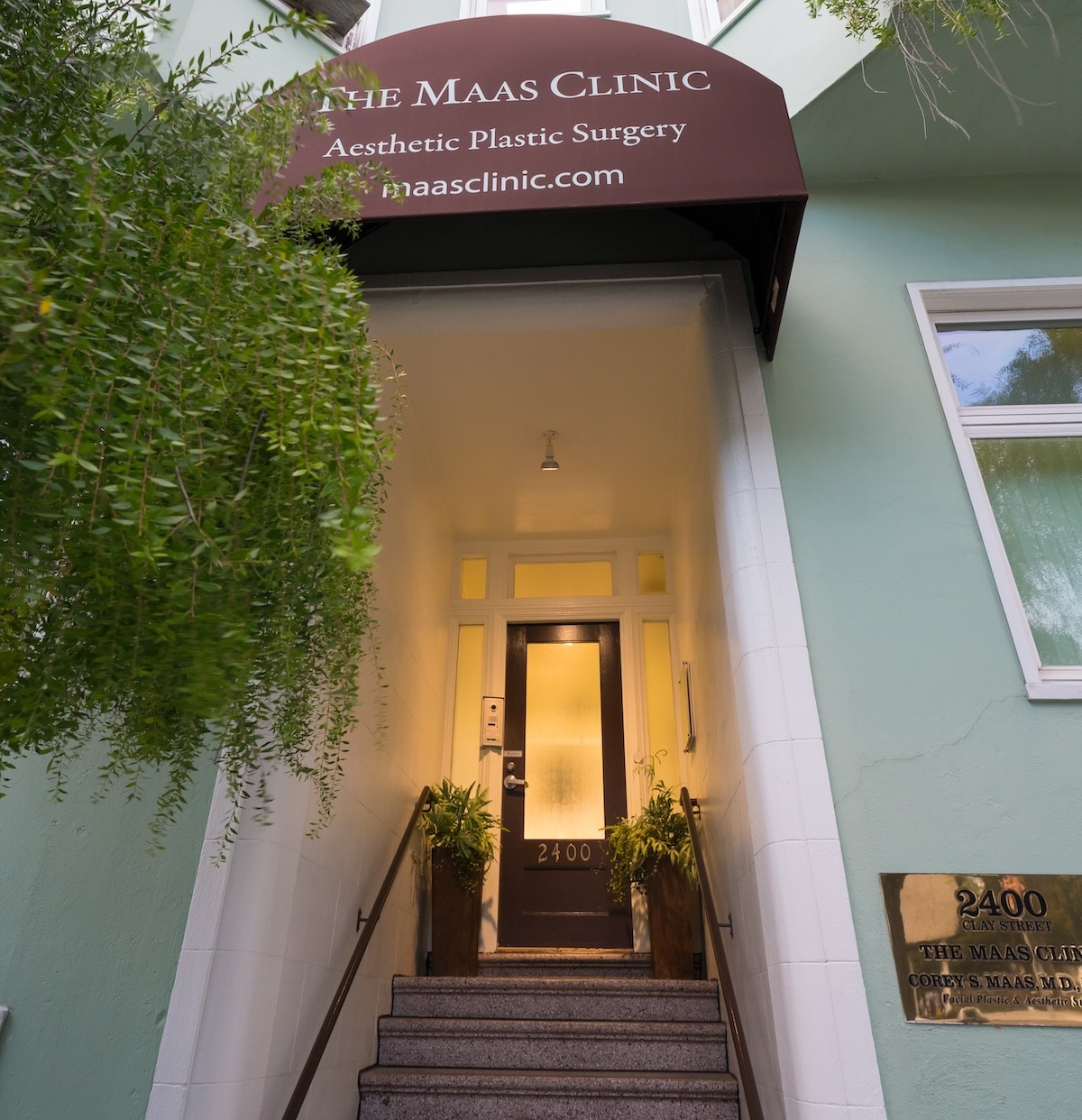 The Maas Clinic Entrance