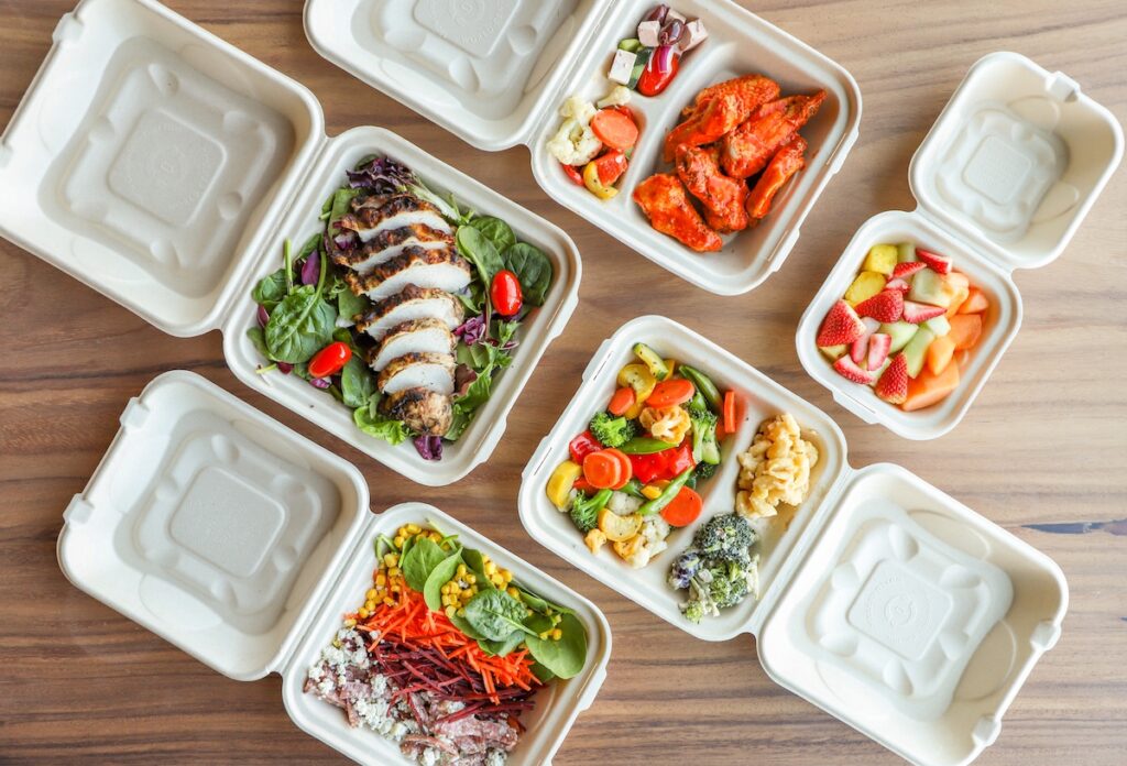 Clamshell packaging of food