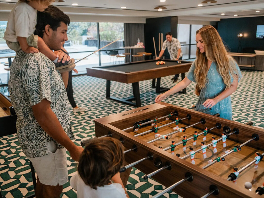 Outrigger Kona Resort and SPA Nalu Lounge