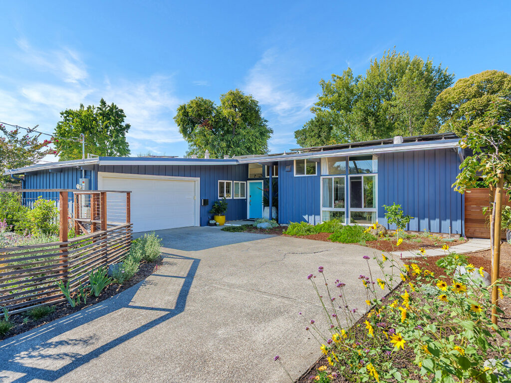 Garden of Plenty: An Ornamental Oasis in San Rafael