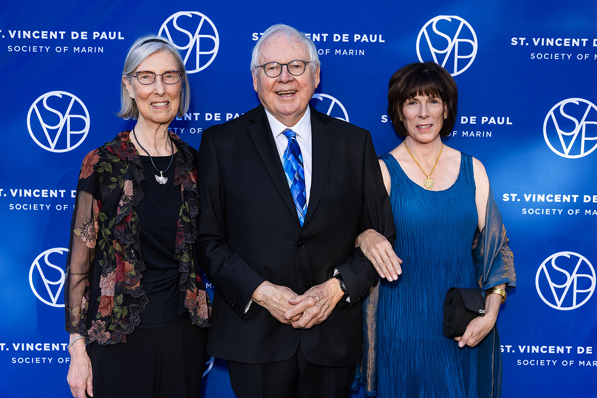 Jean Gallagher, Rich Gallagher, Kathleen Robertson - credit Natalie Schrik of Drew Altizer Photography
