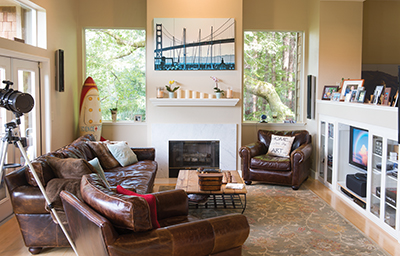 Living room with rocket shaped liquor cabinet 